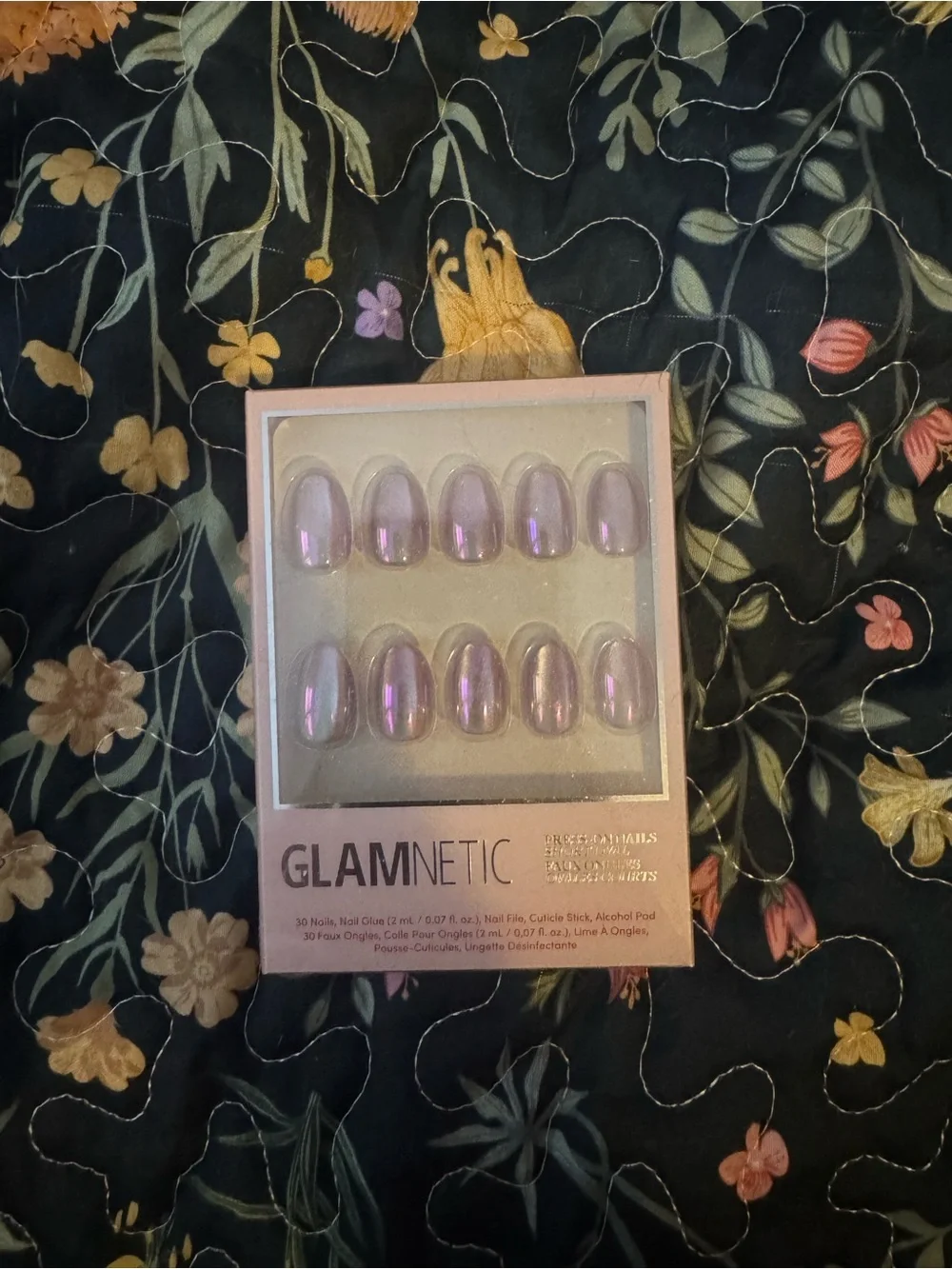 Iridescent Pearl Pink Cat Eye Press-On Nails - Glamnetic Oyster Short Oval Nails
